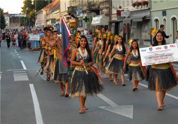 U Karlovcu otvoren 17. međunarodni festival folklora