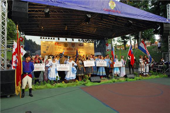 U Karlovcu otvoren 17. međunarodni festival folklora