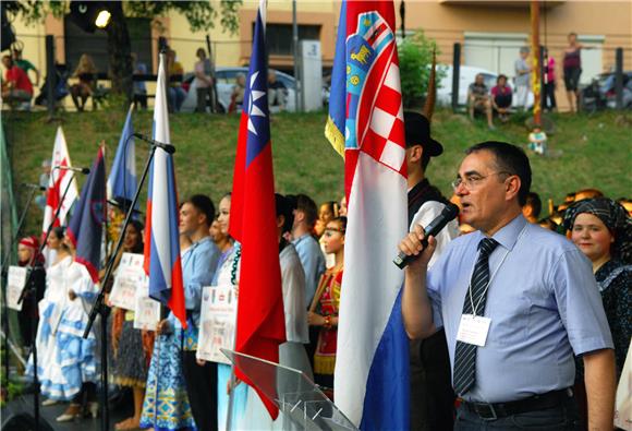 U Karlovcu otvoren 17. međunarodni festival folklora