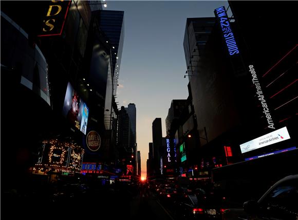 USA MANHATTANHENGE
