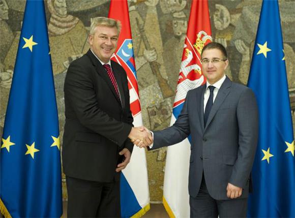 Serbia and Croatia sign agreement on cooperation in protection against natural disasters