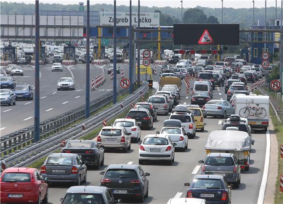 Gužva na naplatnoj postaji Lučko 19.7.2014.