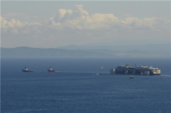 ITALY CONCORDIA TOWED