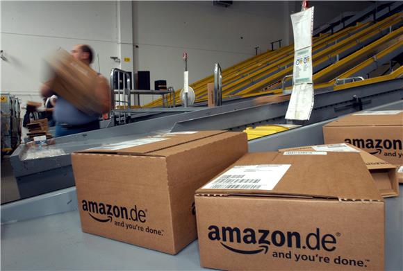 FILE GERMANY ECONOMY AMAZON