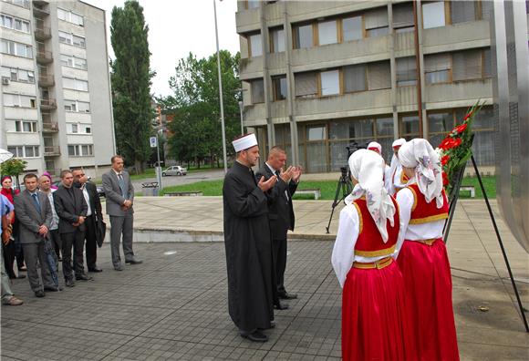 Predstavnici Medžlisa Islamske zajednice Karlovac položili su vijenac hrvatskim braniteljima