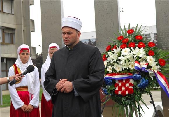 Predstavnici Medžlisa Islamske zajednice Karlovac položili su vijenac hrvatskim braniteljima