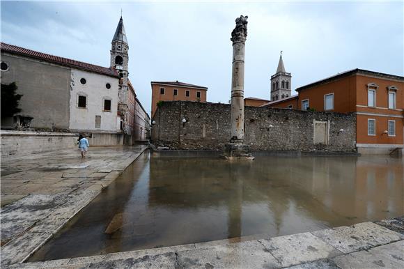 Nevrijeme i jaka kiša pogodile Zadar