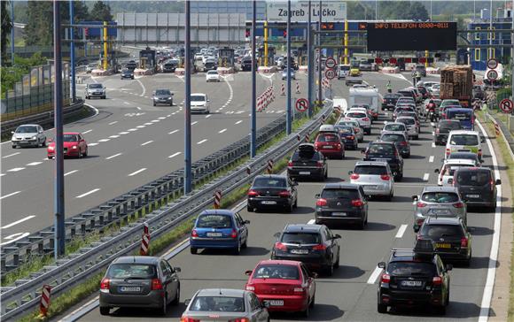 Novi rekord ulaska vozila na naplatnim kućicama u Lučkom