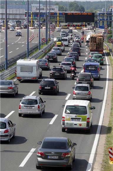 Novi rekord ulaska vozila na naplatnim kućicama u Lučkom