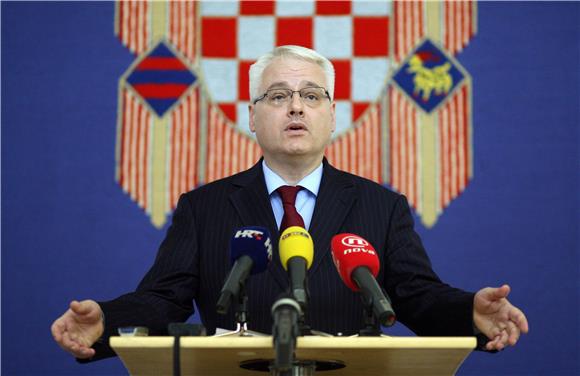 Predsjednik Josipović čestitao 'dan ponosa kada slavimo našu slobodu'