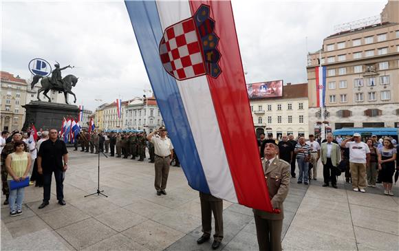 Mimohod pobjednika i podizanje zastave RH na Trgu bana Jelačića