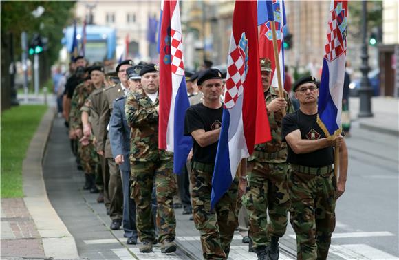 Mimohod pobjednika i podizanje zastave RH na Trgu bana Jelačića