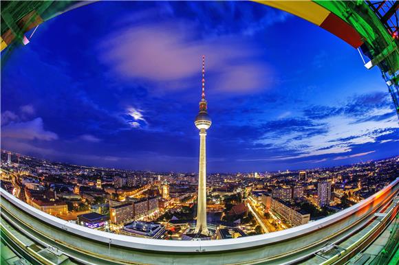 GERMANY BERLIN EVENING VIEW