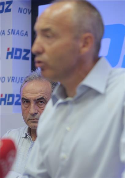 Konferencija za novinare HDZ-a o padu MIG-a