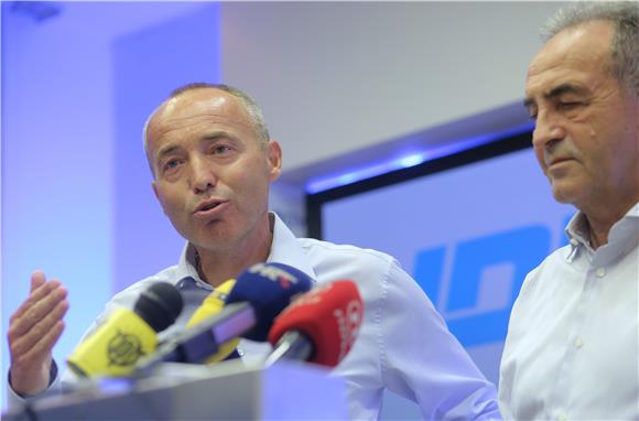 Konferencija za novinare HDZ-a o padu MIG-a