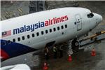 MALAYSIA AIRLINES SHARES SUSPENDED