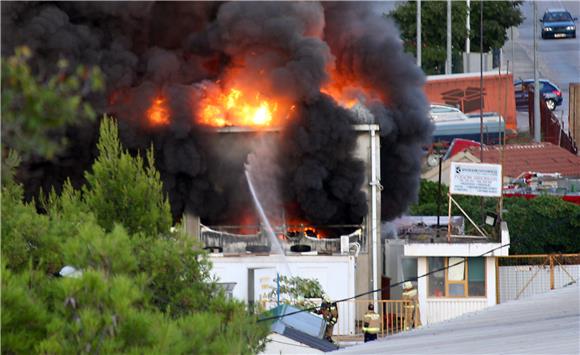 Split: veliki požar u radionici i skladištu Konstruktora 