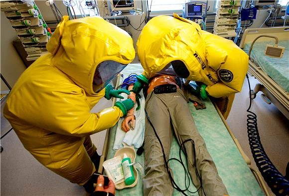 CZECH REPUBLIC EBOLA SIMULATION