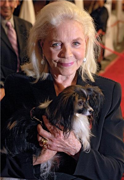 FILE  CANADA BACALL OBIT