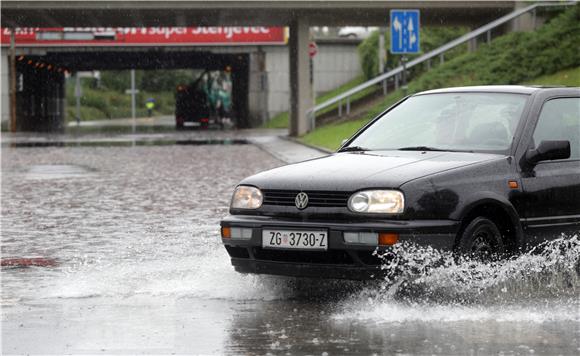 Poplavljen podvožnjak kod Škorpikove ulice