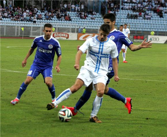 HNL: Rijeka - Slaven Belupo 3-0 (poluvrijeme)