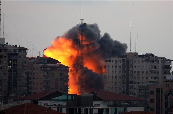 Izrael bombardira Pojas Gaze, Egipat poziva na pregovore