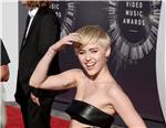 Miley Cyrus osvojila MTV-jevu nagradu za "Wrecking Ball"