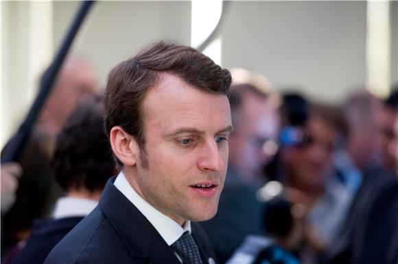 Bivši bankar Emmanuel Macron novi francuski ministar gospodarstva