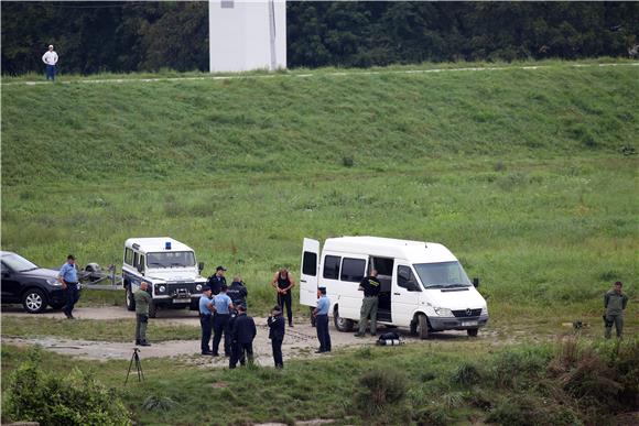 Policijska potraga za automobilom u rijeci Savi