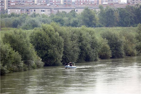 Policijska potraga za automobilom u rijeci Savi