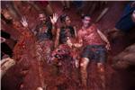 SPAIN TRADITION TOMATINA