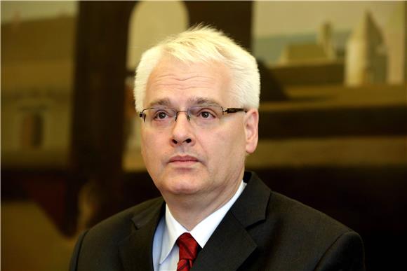 Josipović za što brži početak izgradnje Pelješkog mosta i dovršetak pregovora o autoputu