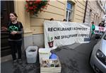 Performance Zelene akcije i  udruge Parkticipacija ispred zagrebačke Gradske skupštine