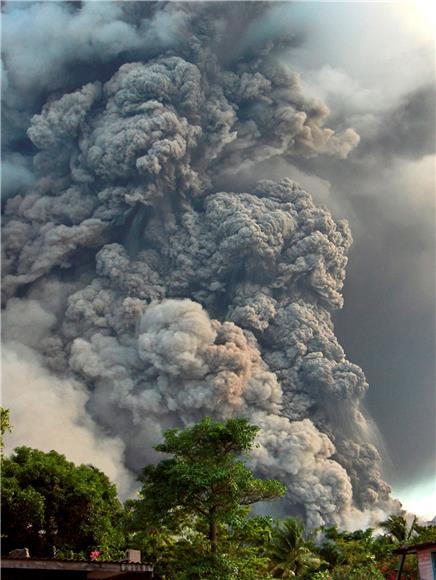 FILE PAPUA NEW GUINEA VOLCANO ERUPTION