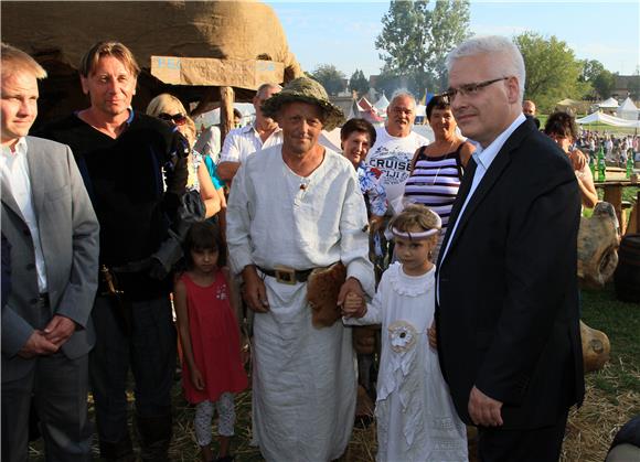 Predsjednik Josipović posjetio Renesansni festival u Koprivnici