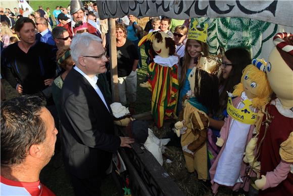 Predsjednik Josipović posjetio Renesansni festival u Koprivnici