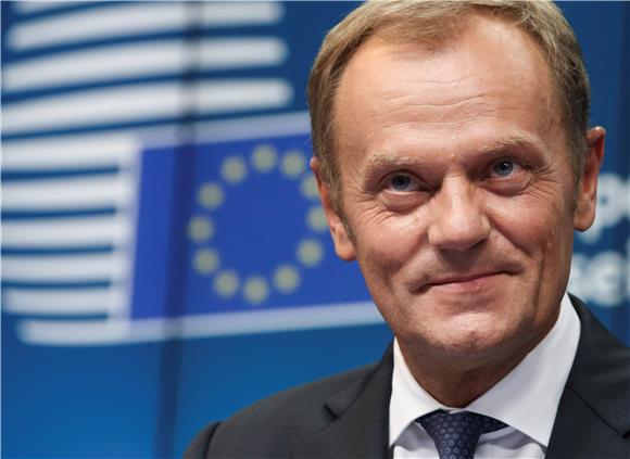 Tusk obećao da će "izglancati" svoj engleski