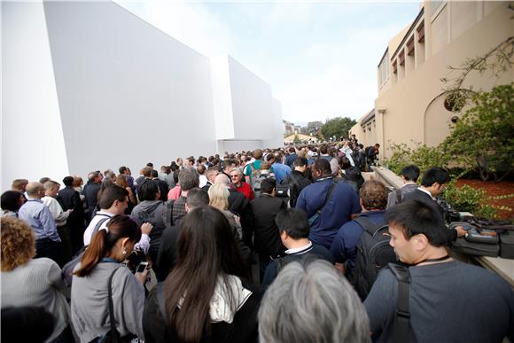 USA APPLE LAUNCH