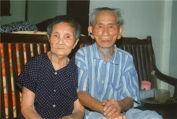 VIETNAM PEOPLE OLDEST COUPLE