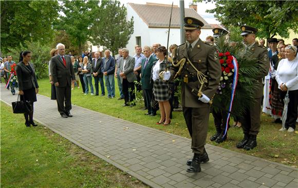 Rešetari- Josipović na susretu hrvatskih pjesnika iz iseljeništva