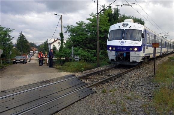 Zbog potopljenog podvožnjaka preusmjeren je promet u Karlovcu