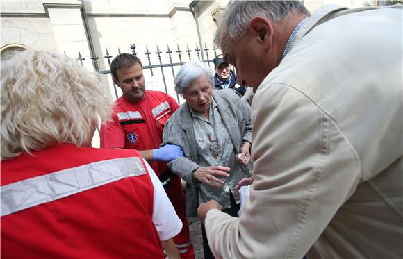 Incident prije početka prosvjeda ''Raskinimo vatikanske ugovore''