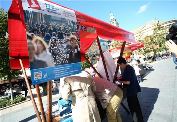 Prikupljanje potpisa za referendum o ustavnoj promjeni izbornih pravila