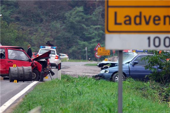 Vozač poginuo u sudaru u Vukmaničkom Cerovcu