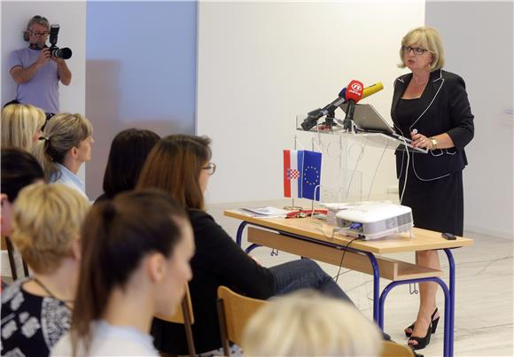 Croatia has least trained school principals, survey shows