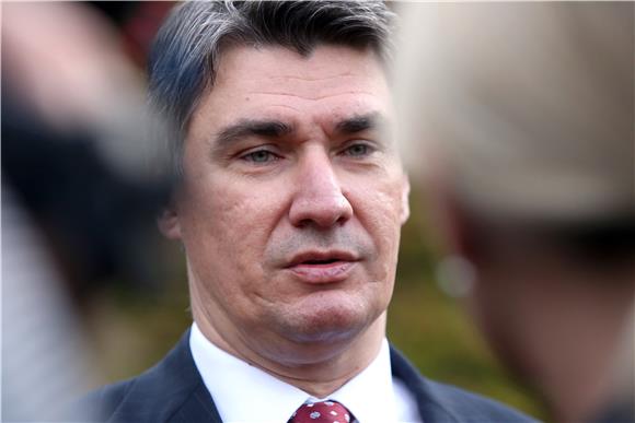 Milanovic: Referendum on motorways lease would be obstruction of government