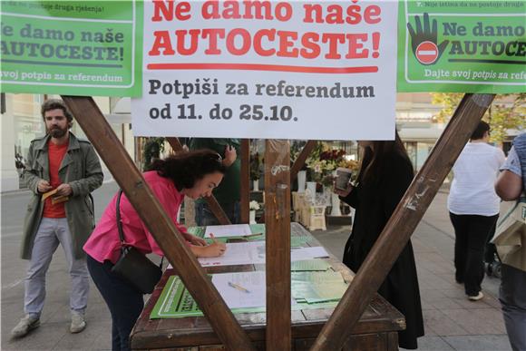 Inicijativa 'Ne damo naše autoceste' počela je prikupljati potpise za raspisivanje referenduma protiv davanja autocesta u koncesiju