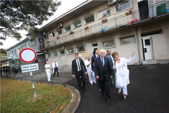 Predsjednik Josipović u Klinici za infektivne bolesti ''Dr. Fran Mihaljević''