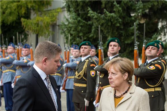 Merkel: Treba pomoći Ukrajini u plaćanju duga za plin Rusiji