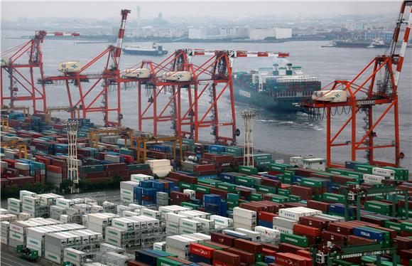 FILE JAPAN TRADE DEFICIT